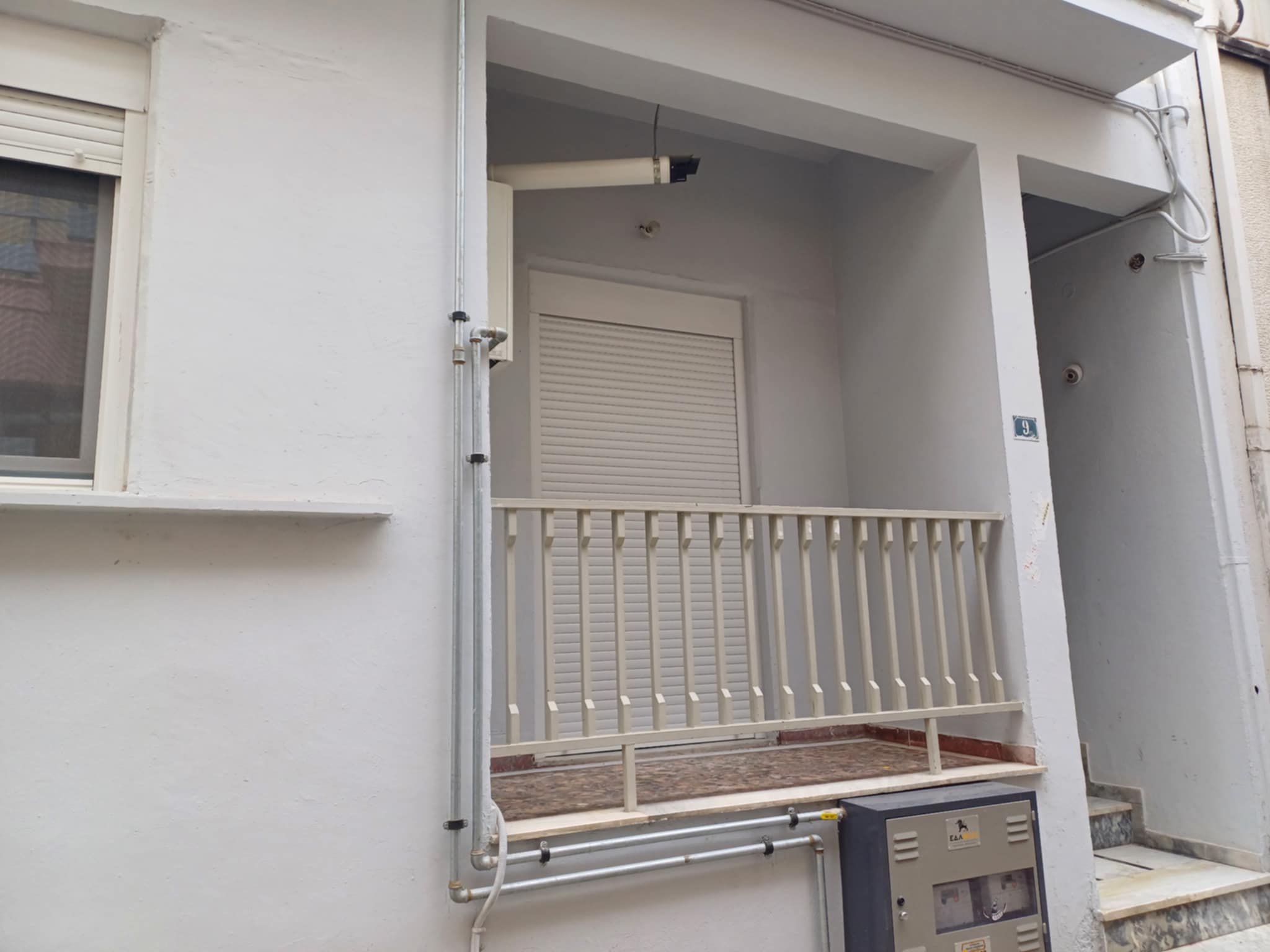 Παγωμάρα στην οδό Λεωνιδίου μετά το στυγερό έγκλημα  - Τι λένε οι γείτονες για το δράστη (ΦΩΤΟ)