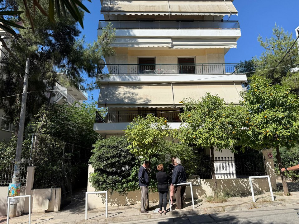 Μητροκτονία στο Χαϊδάρι: Ο 50χρονος έκοψε τον λαιμό της μητέρας του με μαχαίρι -Τι λένε άνθρωποι που τους γνώριζαν