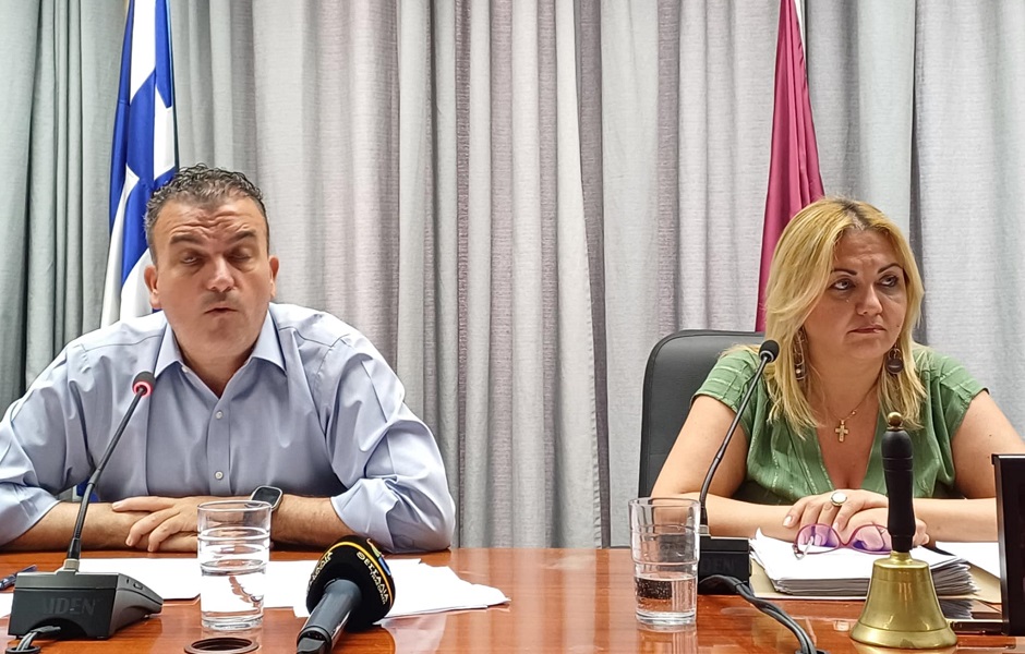 Ο Μαμακος διαψεύδει σενάρια για τραπεζοκαθίσματα και πάρκιγκ στο χώρο των κατεδαφίσεων  μροστά από αρχαίο θέατρο