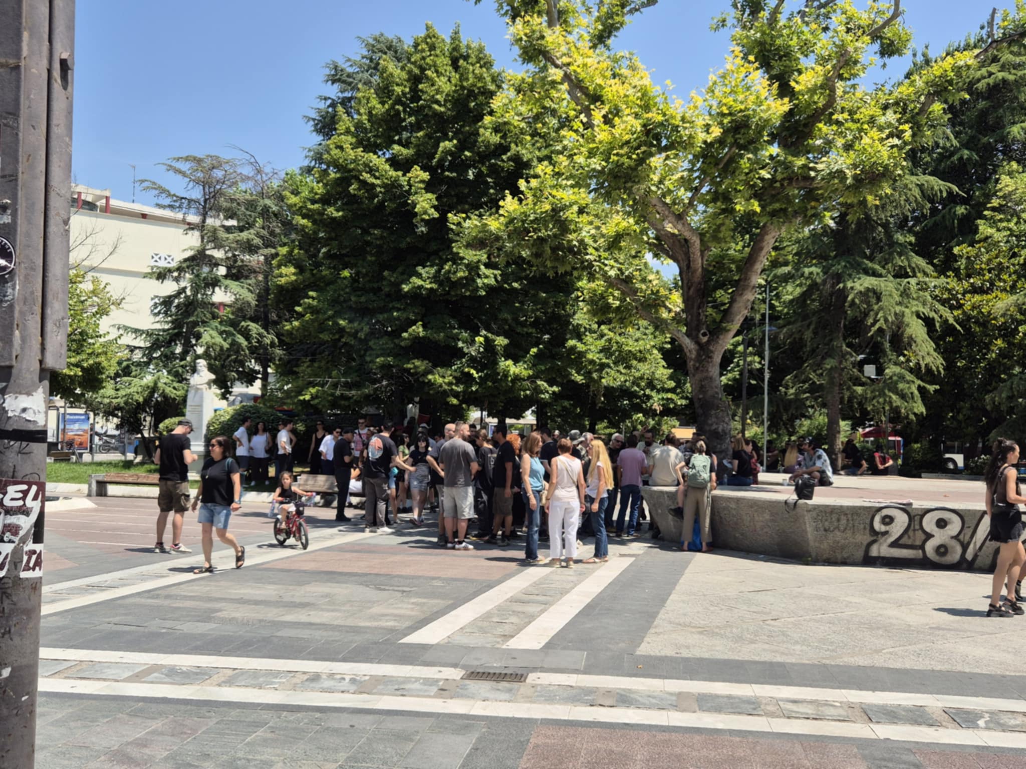 Συγκέντρωση και πορεία αλληλεγγύης στη Λάρισα για την Παλαιστίνη στο διάρκεια των εγκαινίων της Συναγωγής (ΦΩΤΟ)