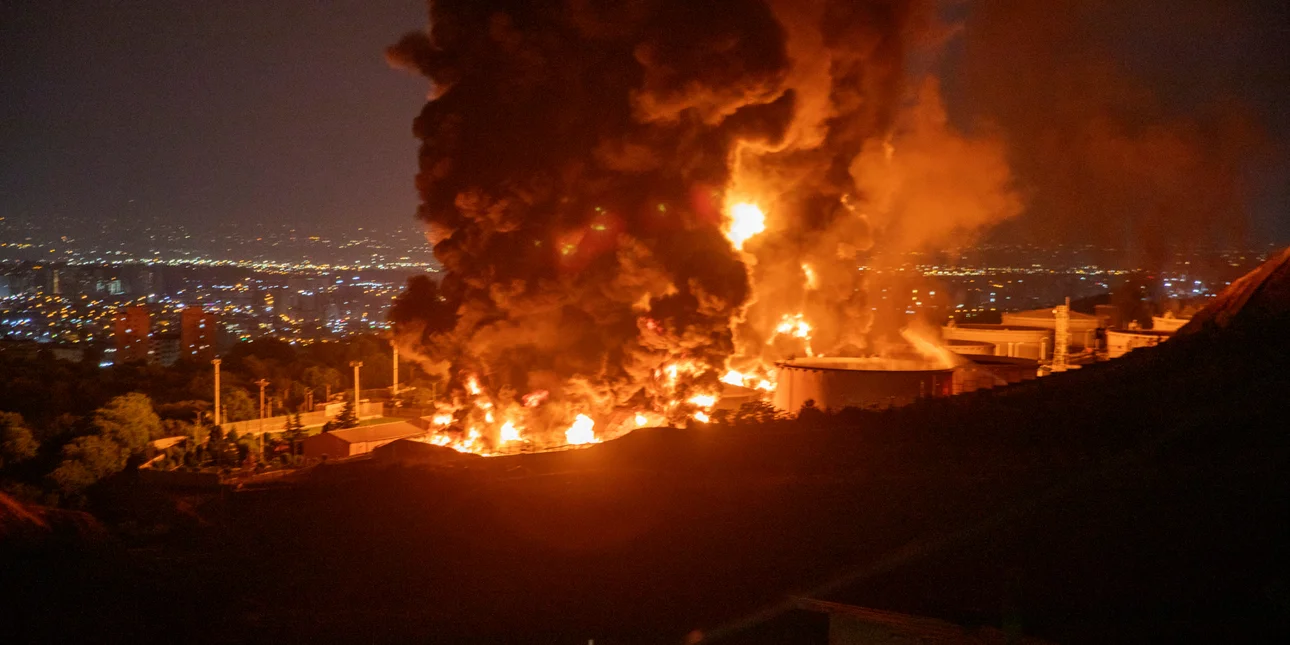 Το Ιράν εκτόξευσε υπερηχητικούς πυραύλους Fattah εναντίον του Ισραήλ - Οι ΗΠΑ στέλνουν και τρίτο αεροπλανοφόρο