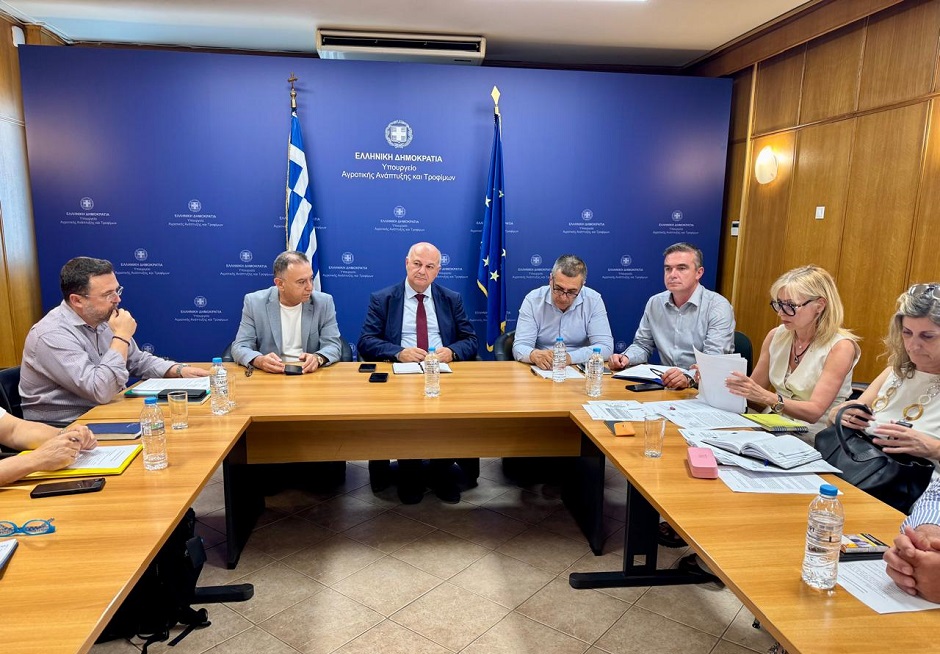 Αύξηση στα 10 ευρώ ανά κεφαλή για ζωοτροφές έβγαλε η σύσκεψη για την ευλογιά στο ΥΠΑΑΤ (ΦΩΤΟ+video)