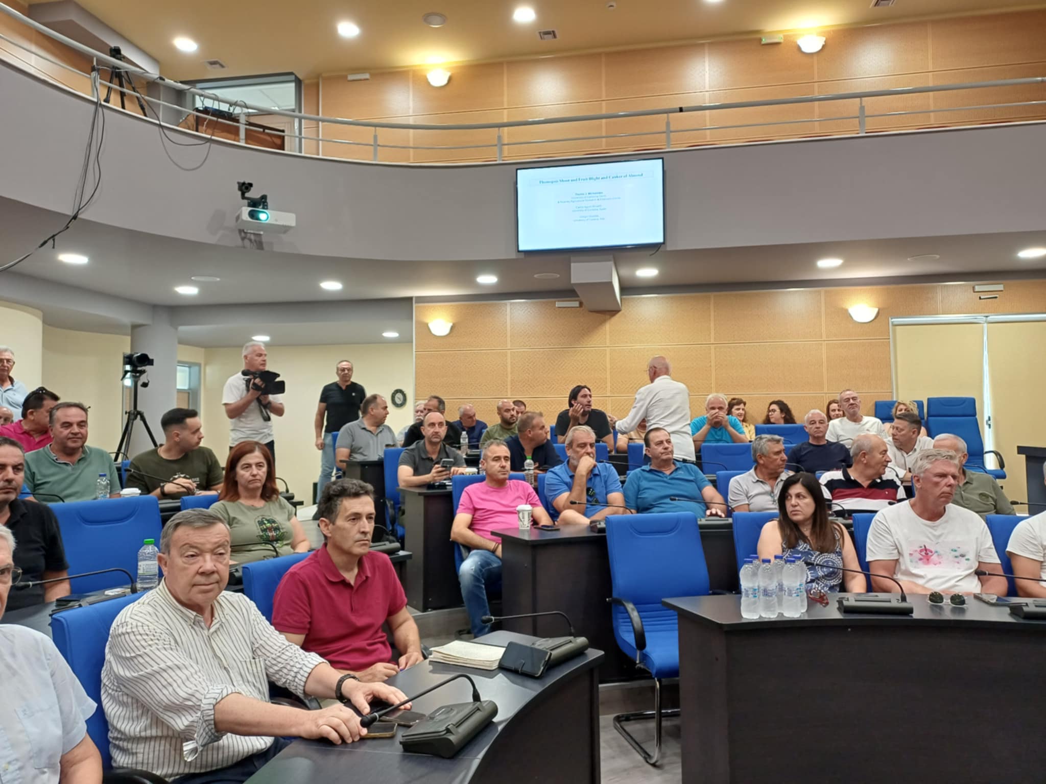 Ημερίδα για τη φόμοψη αμυγδάλου στην περιφέρεια με εισηγητή τον καθηγητή του Πανεπιστημίου DAVIS Καλιφόρνιας, κ. Μιχαηλίδη