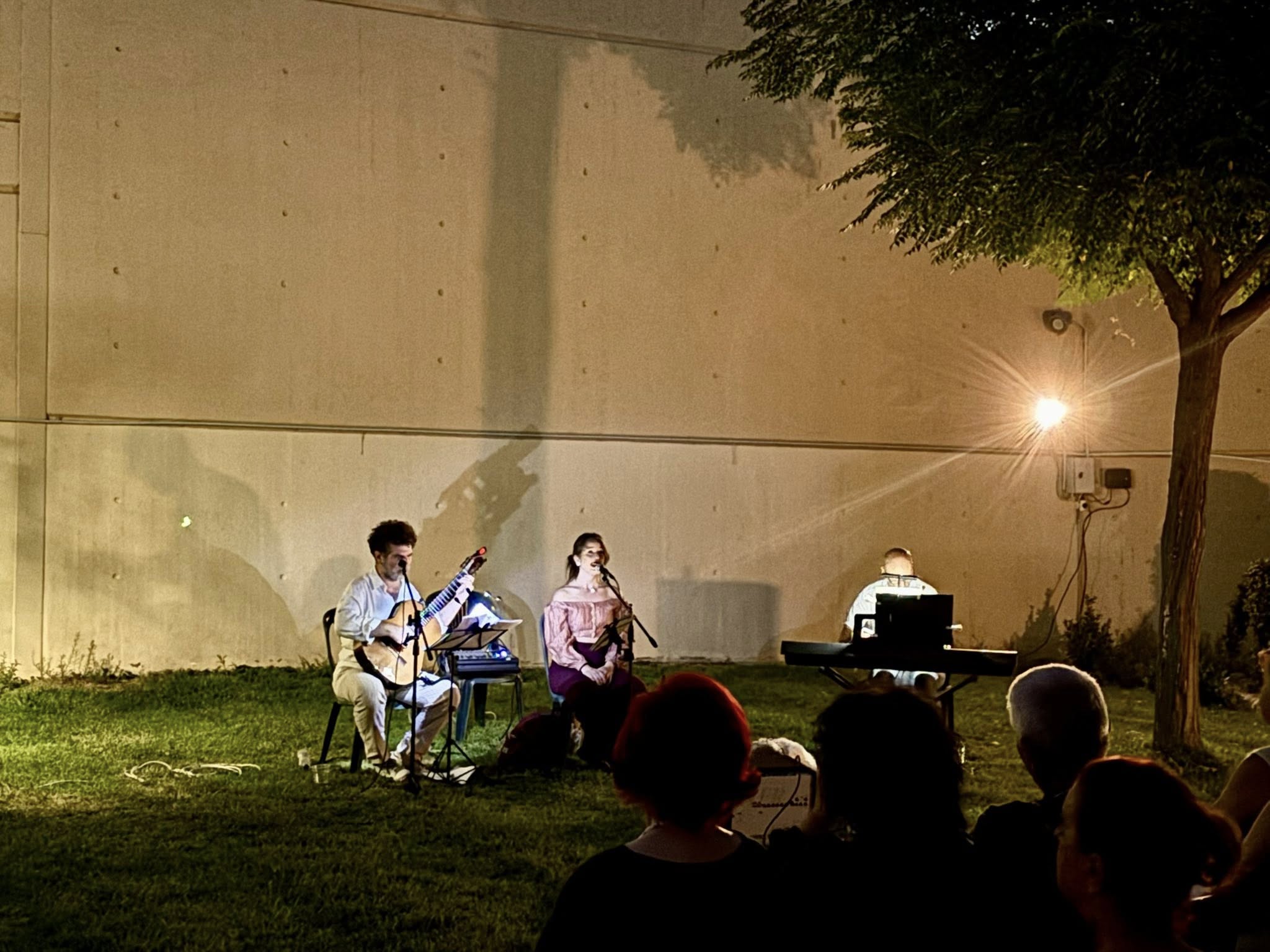 Μουσική περιπλάνηση στο Διαχρονικό Λάρισας στο φως της αυγοστιάτικης πανσέληνου (ΦΩΤΟ)