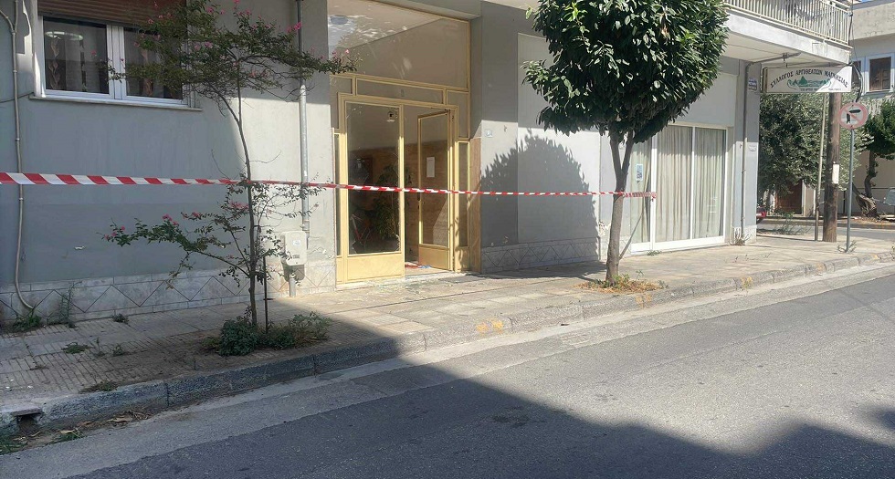 Βρήκαμε τα τρία παιδιά πάνω από το άψυχο σώμα της μητέρας τους: Τι λέει η Αστυνομία για το έγκλημα στον Βόλο