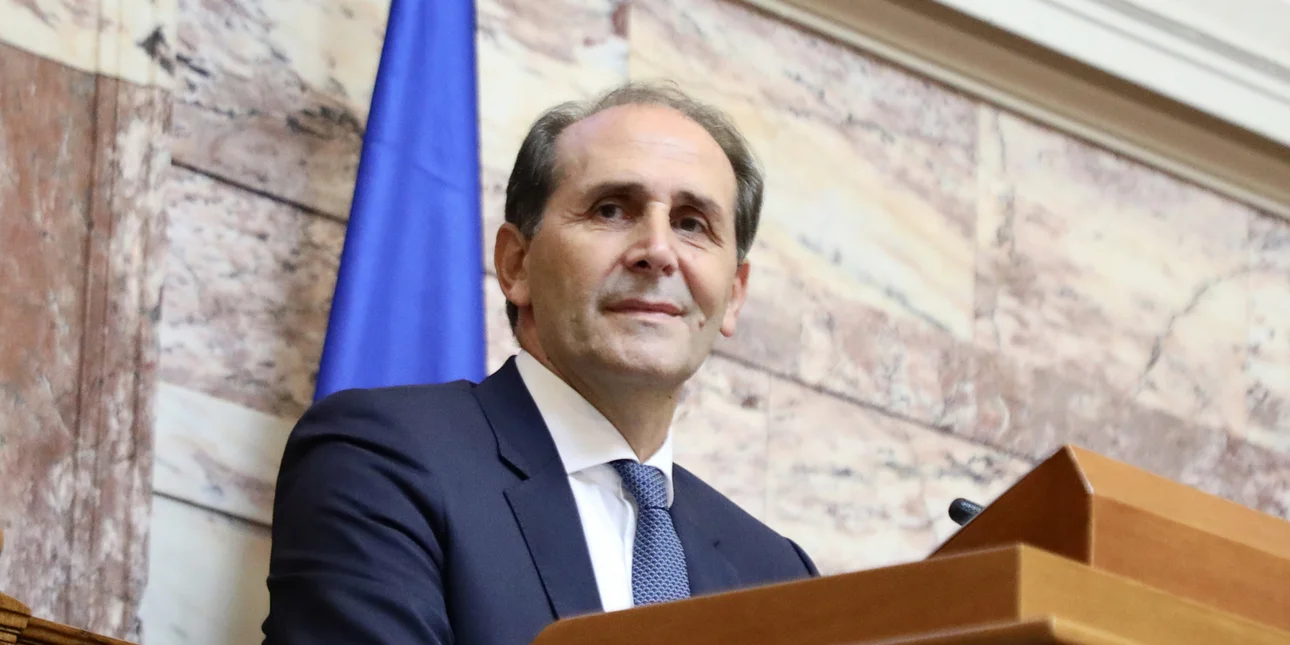 Το τελευταίο αντίο στον Απόστολο Βεσυρόπουλο -Σε κλίμα συγκίνησης η κηδεία στην Αλεξάνδρεια Ημαθίας