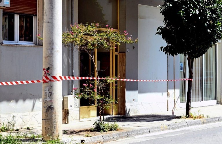 Με εργαλείο ψησίματος σκότωσε τη σύζυγό του - Στον θώρακα το μοιραίο πλήγμα έδειξε η ιατροδικαστική εξέταση