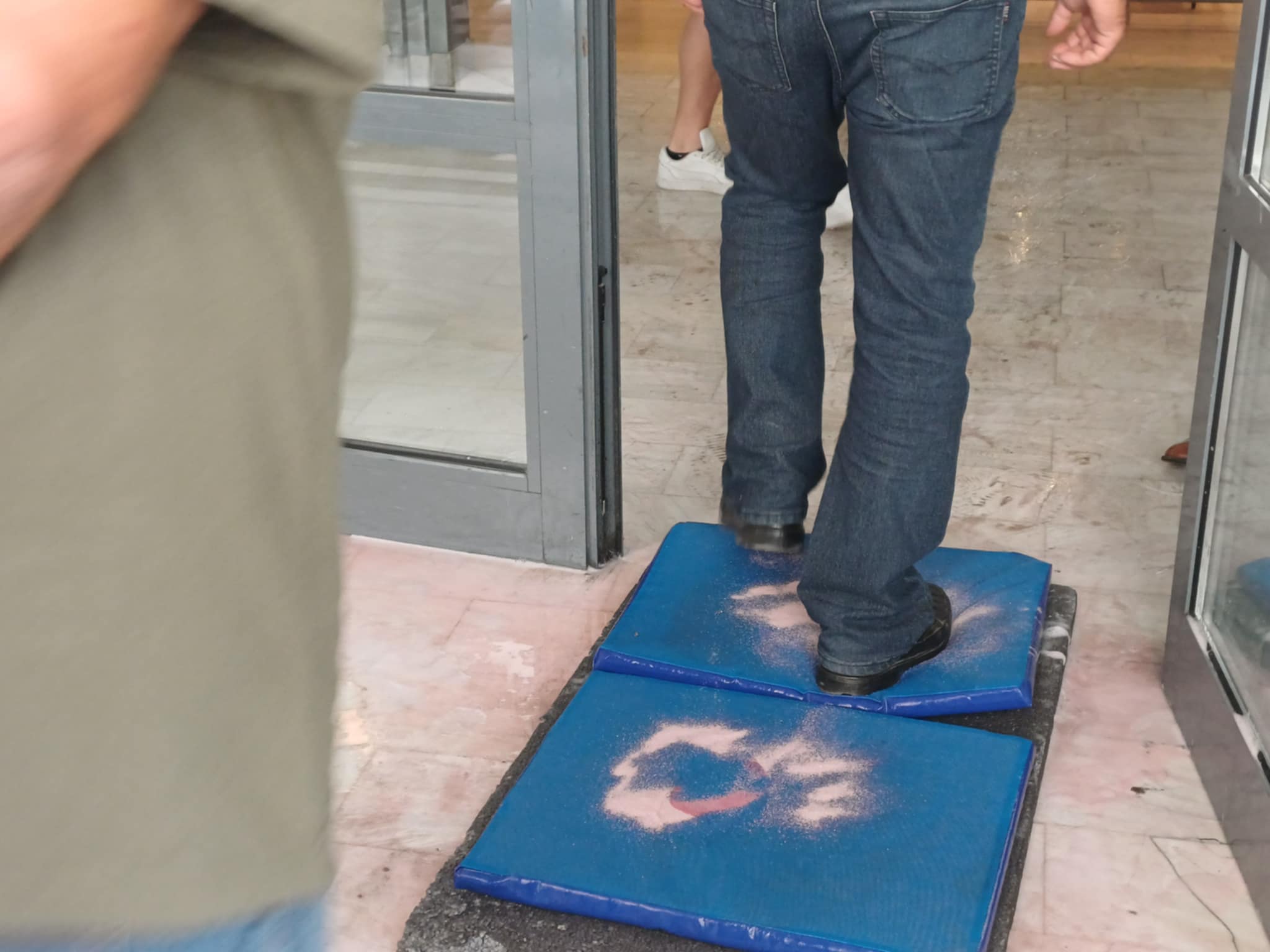Αυστηρά μέτρα βιοασφάλειας στη σύσκεψη των κτηνοτρόφων στον Τύρναβο υπό το φόβο της ευλογιάς (ΦΩΤΟ)