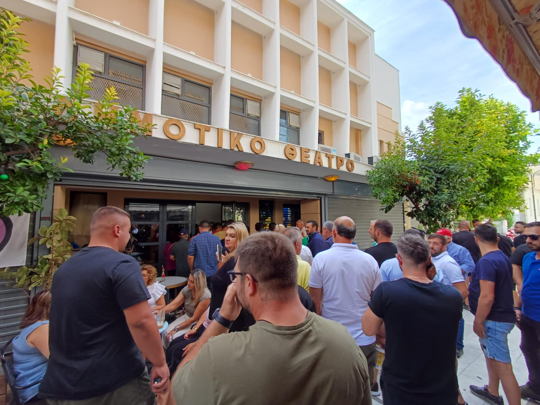 Ζητούν άμεση συνάντηση με τον πρωθυπουργό οι κτηνοτρόφοι Θεσσαλίας- μεγάλη η συμμετοχή στη σύσκεψη στον Τύρναβο (ΦΩΤΟ+video)