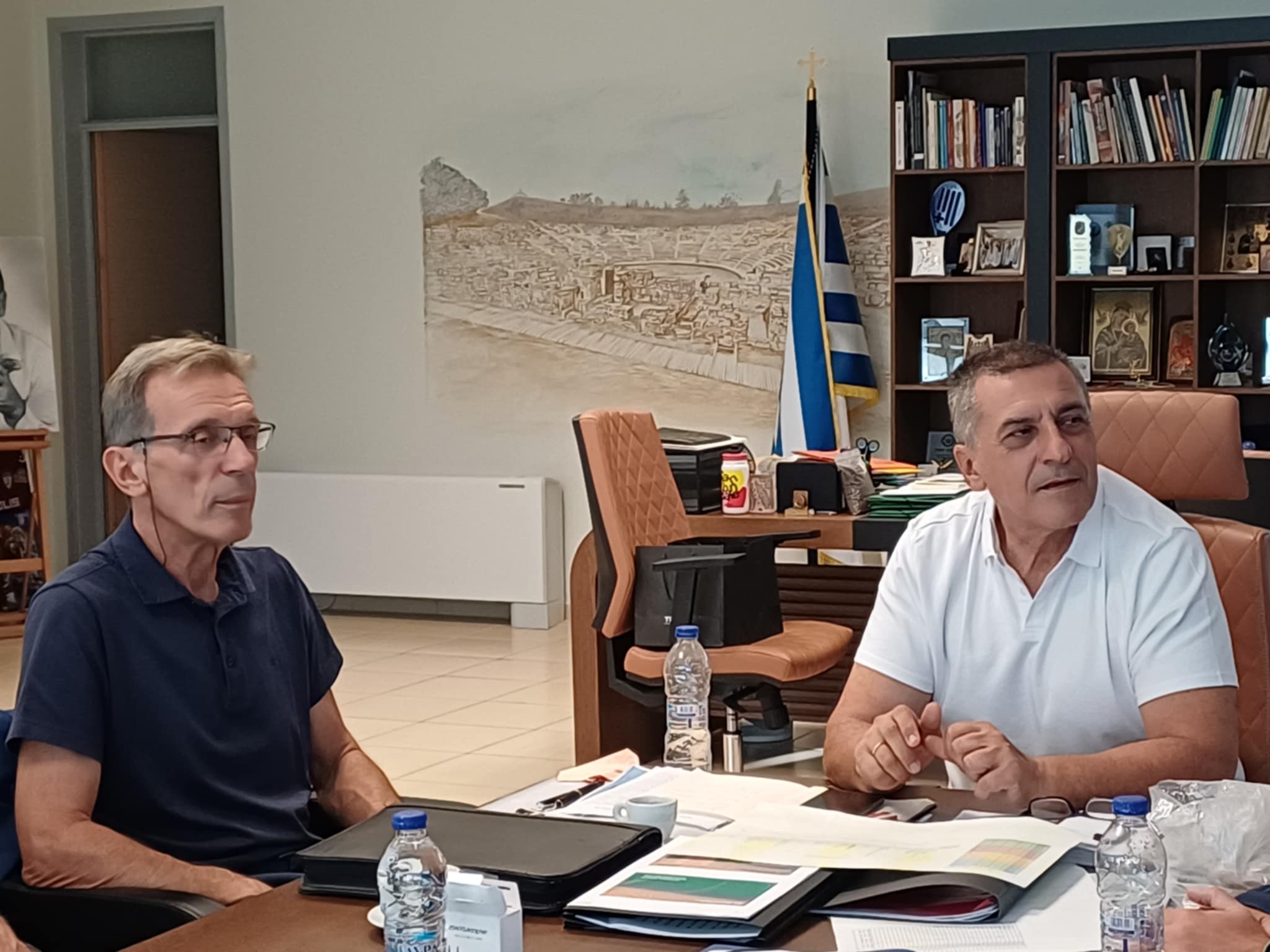 Συνάντηση Κουρέτα με Αναστ. Τζήκα – Σημαντική δωρεά στον Δήμο Αργιθέας για δομή επισκεπτών και ορειβατών (ΦΩΤΟ)