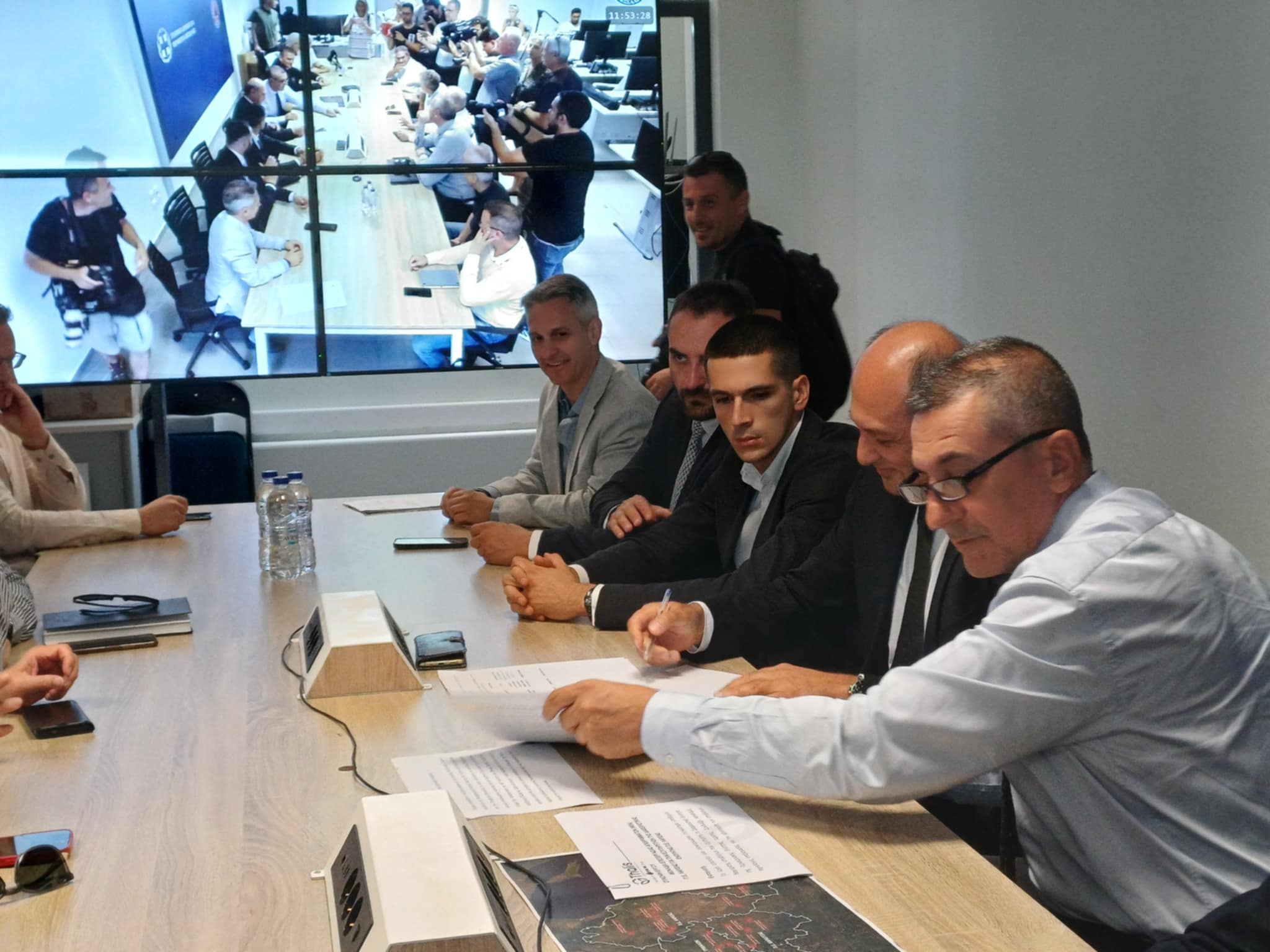 Ξεκινά η κατασκευή της Μονάδας Επεξεργασίας Απορριμμάτων στο ν. Λάρισας – Υπογραφές για το έργο ύψους 100 εκ. ευρώ