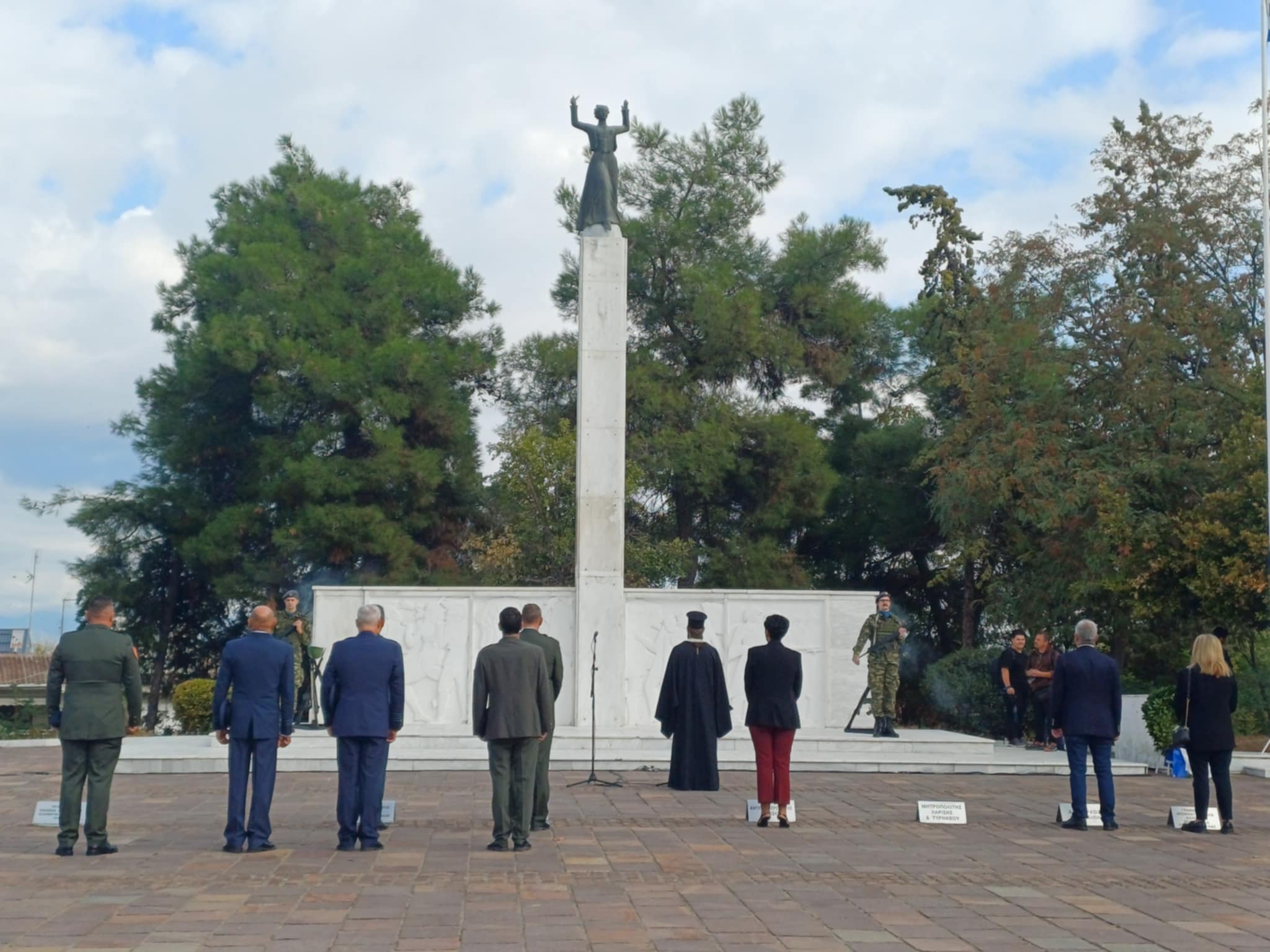 «Ημέρα Μνήμης των Εθνικών μας Ευεργετών»-εκδήλωση στη Λάρισα στο Ηρώο (ΦΩΤΟ+video)