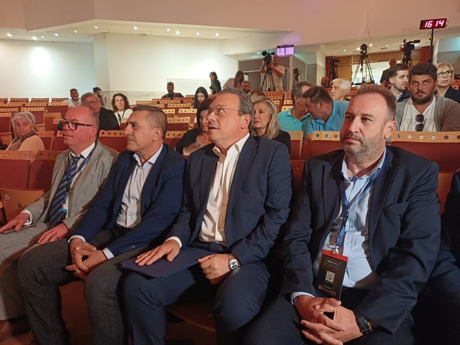 Στη Λάρισα ο Φάμελλος καταθέτει την πρόταση του ΣΥΡΙΖΑ  για το μέλλον του αγροδιατροφικού τομέα (ΦΩΤΟ)