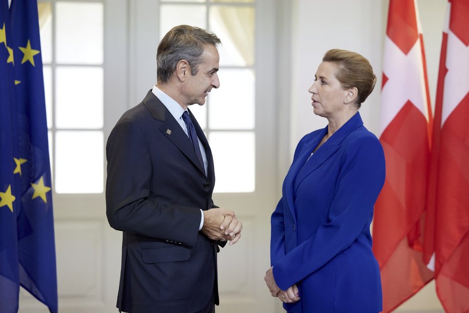 Μητσοτάκης στη Σύνοδο Κορυφής: Η ΕΕ να προστατεύσει και τα νότια σύνορά της -Να πάρουμε το μήνυμα της Ουκρανίας