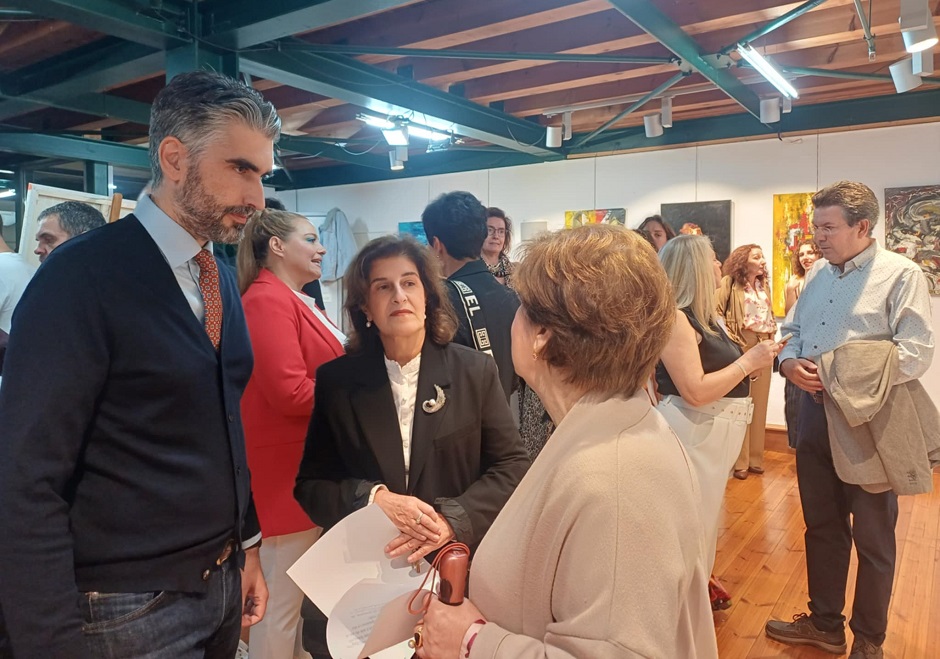 Εγκαινιάστηκε η έκθεση ζωγραφικής «LARISSA ART GLOBAL», της βραβευμένης εικαστικού Βασιλικής Μάγγα. (ΦΩΤΟ)