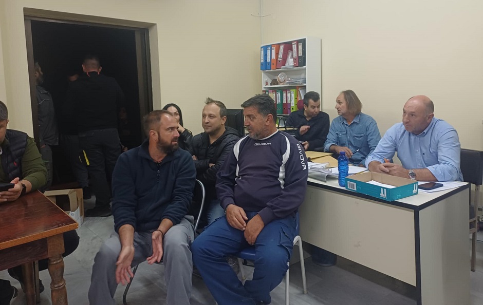 Βγάζουν τρακτέρ και ετοιμάζουν μπλόκα  αγρότες και κτηνοτρόφοι της Λάρισαας (ΦΩΤΟ)