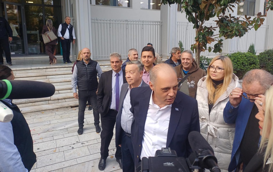 Στη Λάρισα Ζωή Κωνσταντοπούλου, Κυριάκος Βελόπουλος, για την πρώτη δίκη της τραγωδίατων Τεμπών