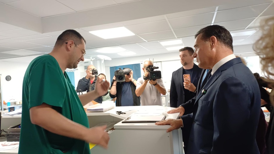 Επίσκεψη Άδωνι Γεωργιάδη στο Γενικό νοσοκομείο Λάρισας (ΦΩΤΟ)