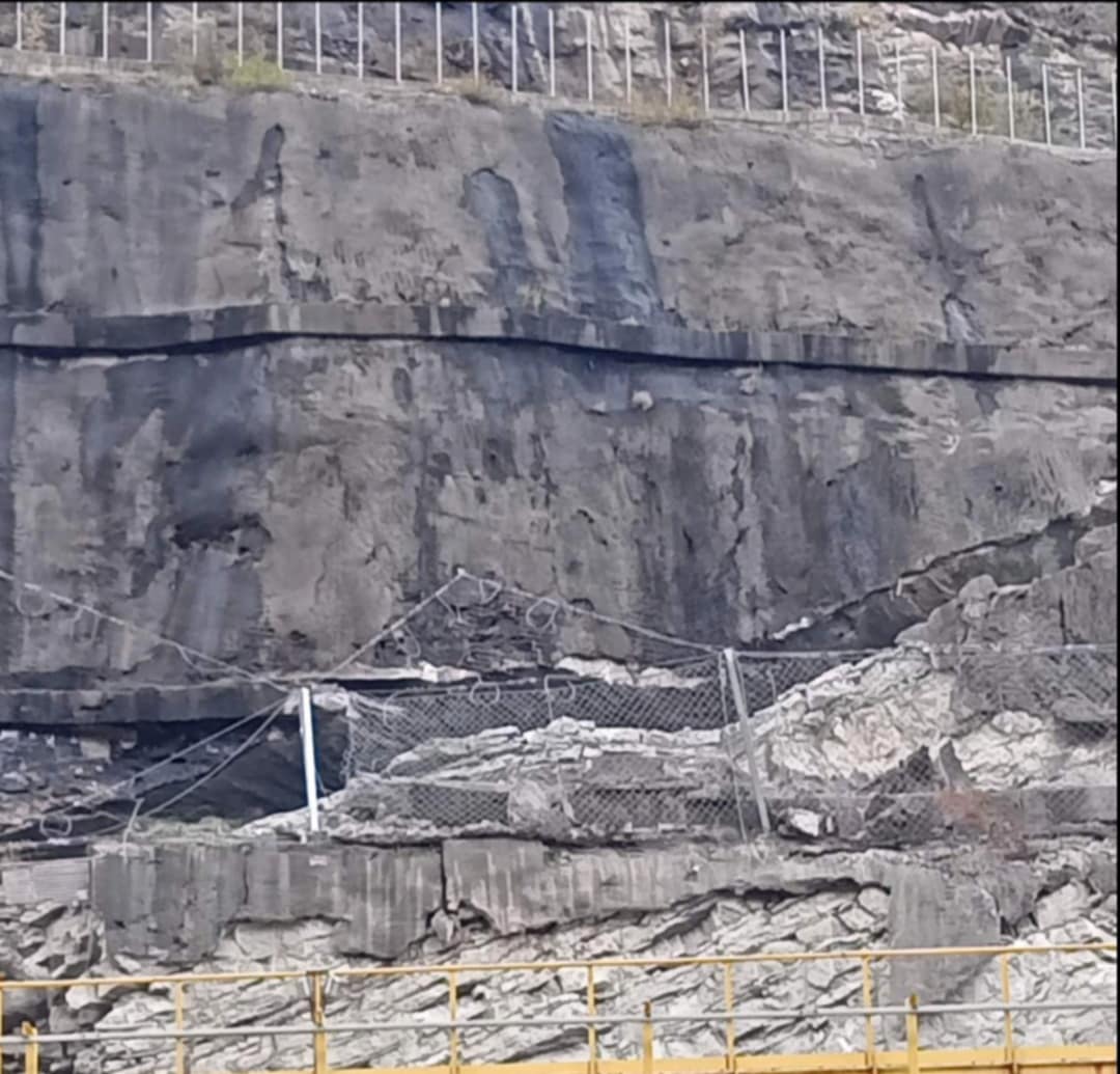 Η τακτική της εγκατάλειψης σημαντικών έργων στο φθοροποιό χρόνο αποδίδει...