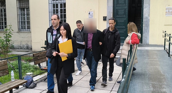 Δικαστήρια Βόλου: Προθεσμία για την Τρίτη πήρε ο λιμενικός που καταηγορείται για ασέλγεια σε ανήλικα για να απολογηθεί