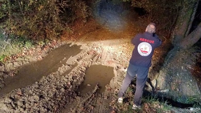 Τραγικό τέλος στις έρευνες για τον 75χρονο από τη Δράκεια – Εντοπίστηκε νεκρός στο αυτοκίνητό του που έπεσε σε γκρεμό