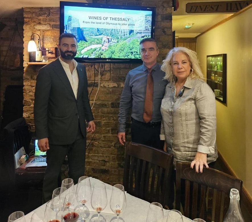 Στο Λονδίνο βρέθηκαν τα κρασιά της Θεσσαλίας... (ΦΩΤΟ)