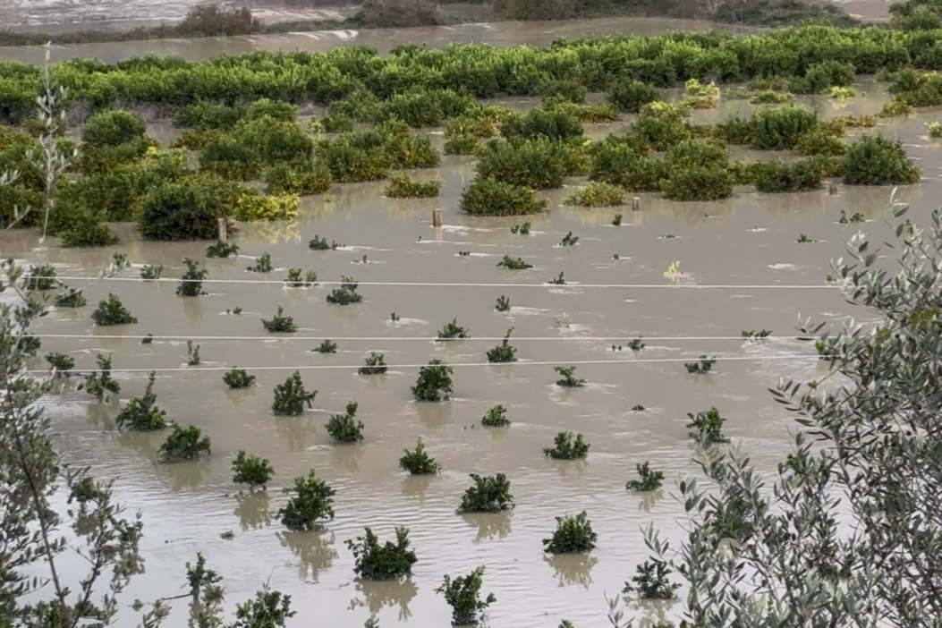 Βομδαρδισμένο τοπίο η Ήπειρος μετά την κακοκαιρία: Ζημιές σε καλλιέργειες, δρόμους και γέφυρες