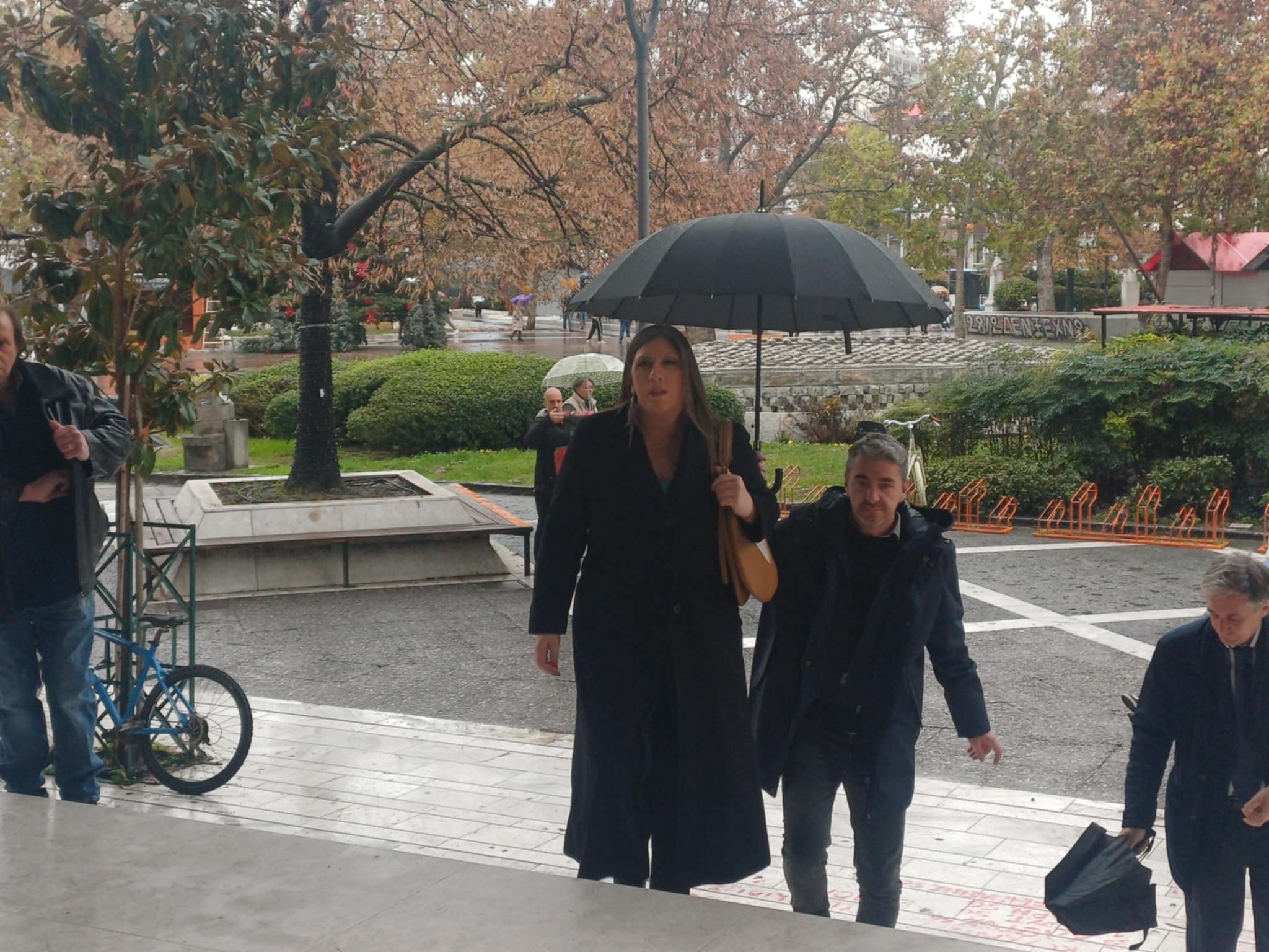 Υπόθεση Τεμπών: Συνεχίζεται σήμερα η δίκη για το βίντεο της εμπορικής -στη Λάρισα εκ νέου Κωνσταντοπούλου, Βελόπουλος (ΦΩΤΟ)