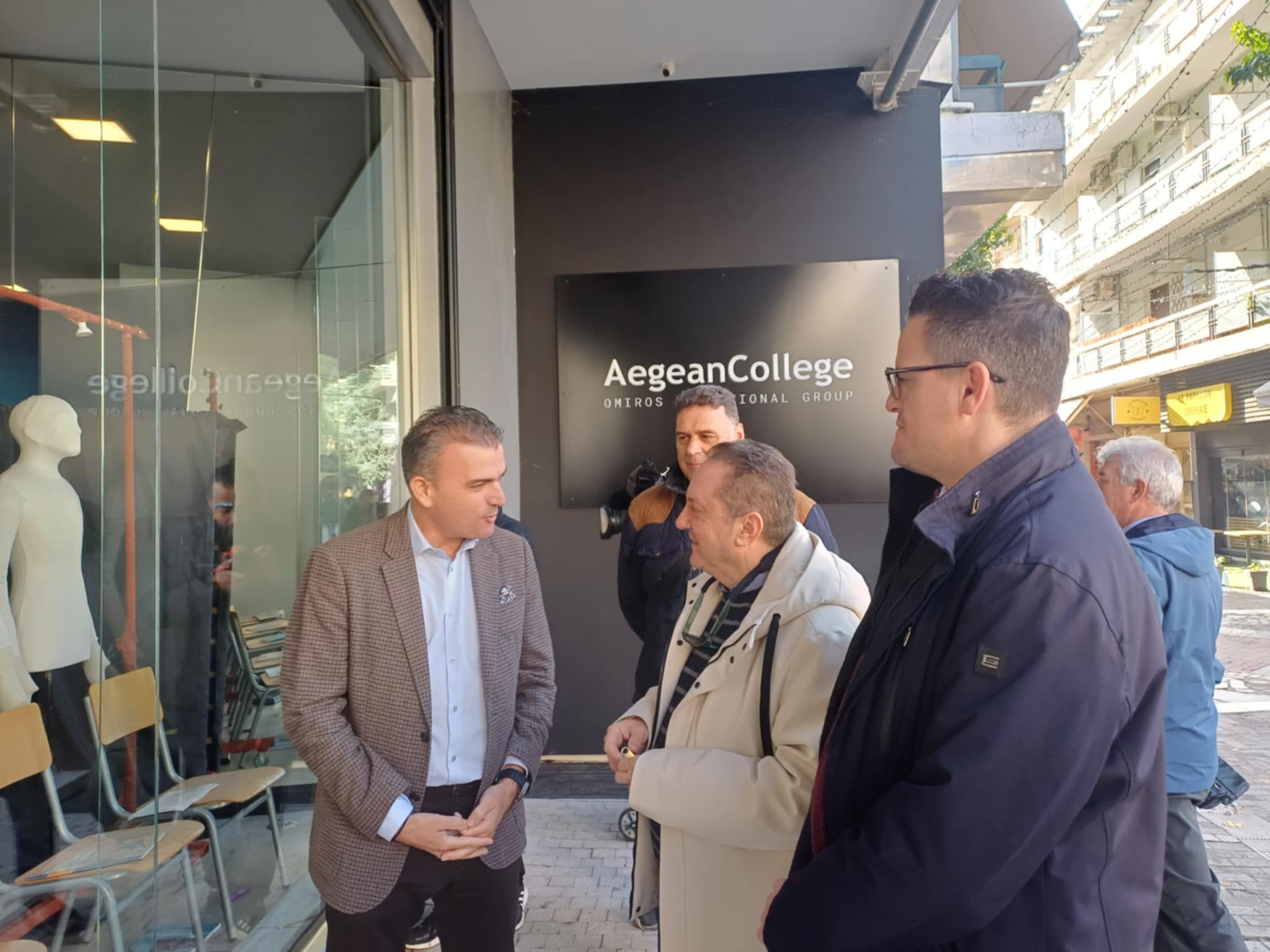 «Άδειες Καρέκλες»: Μήνυμα ζωής για τη σχολική διαρροή (ΦΩΤΟ)