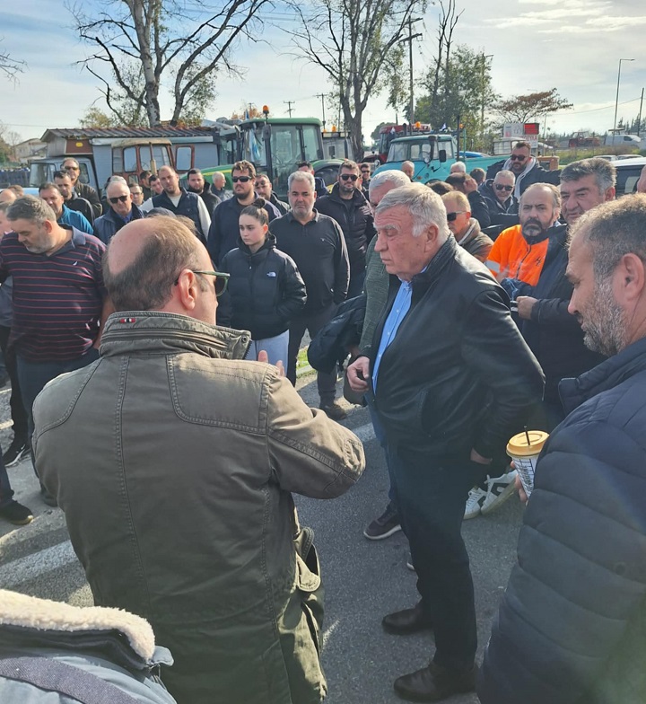 Μεγάλο κομβόϊ με 270 τρακτέρ από χωριά των δήμων Κιλελέρ και Τεμπών έτοιμο για το μπλόκο της Νίκαιας (ΦΩΤΟ)