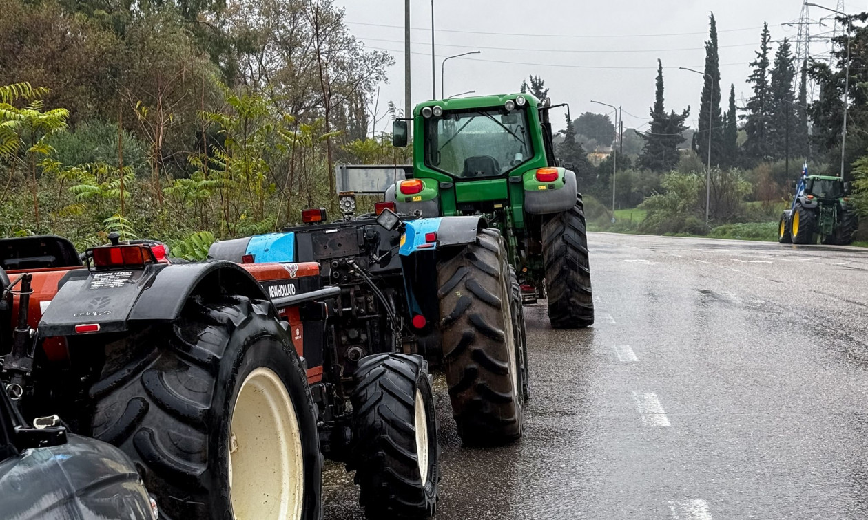 Μπλόκα αγροτών: Κλιμακώνουν τις κινητοποιήσεις τους από Δευτέρα - Πανελλαδική σύσκεψη για τα επόμενα βήματα στη Νίκαια