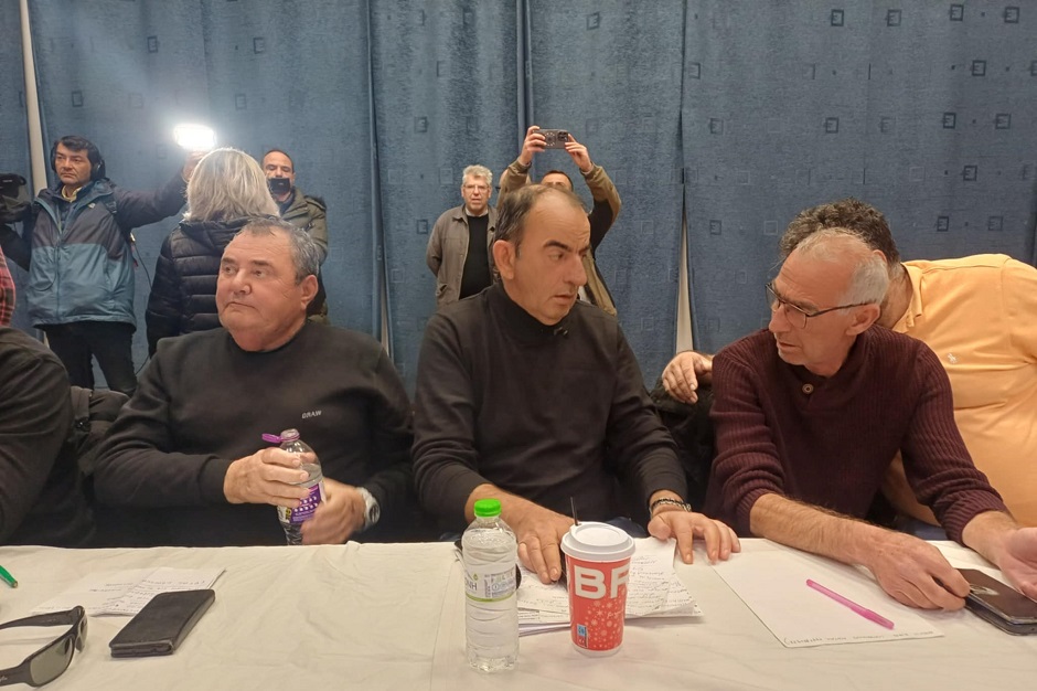 Αρνούνται τη συνάντηση στο Μαξίμου και στέλνουν τα αιτήματα ζητώντας γραπτές δεσμεύσεις οι αγρότες στη Νίκαια