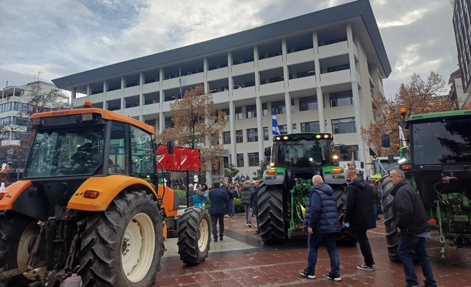 Οι επόμενες κινήσεις των αγροτών της Θεσσαλίας -τρακτερ αύριο στα δικαστήρια και κλείσιμο στις σήραγγες Τεμπών!