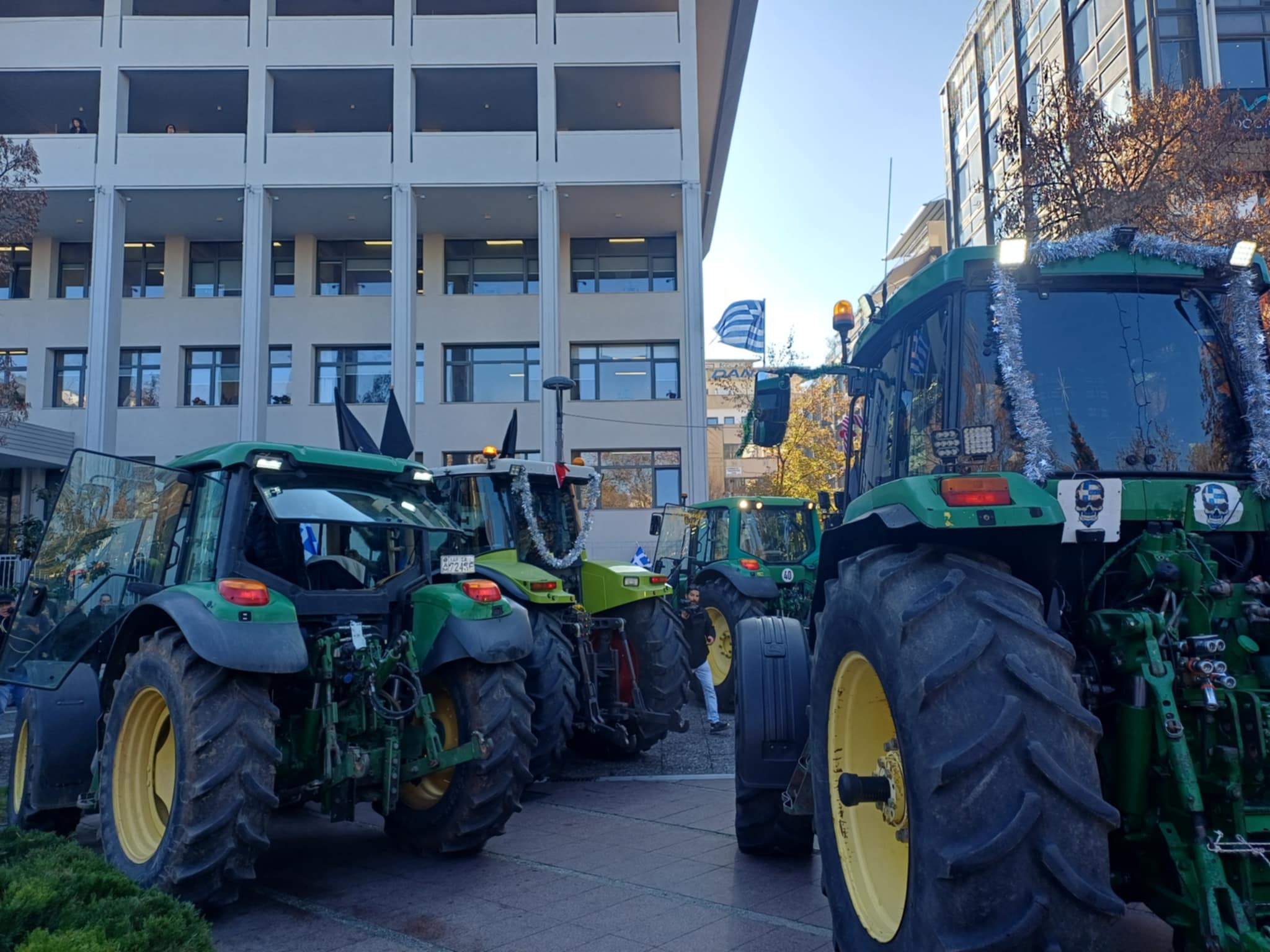 Συλλαλητήριο αύριο στις 18.00 στην κεντρική πλατεία Λάρισας – Με τρακτέρ συμμετέχει το μπλόκο της Νίκαιας