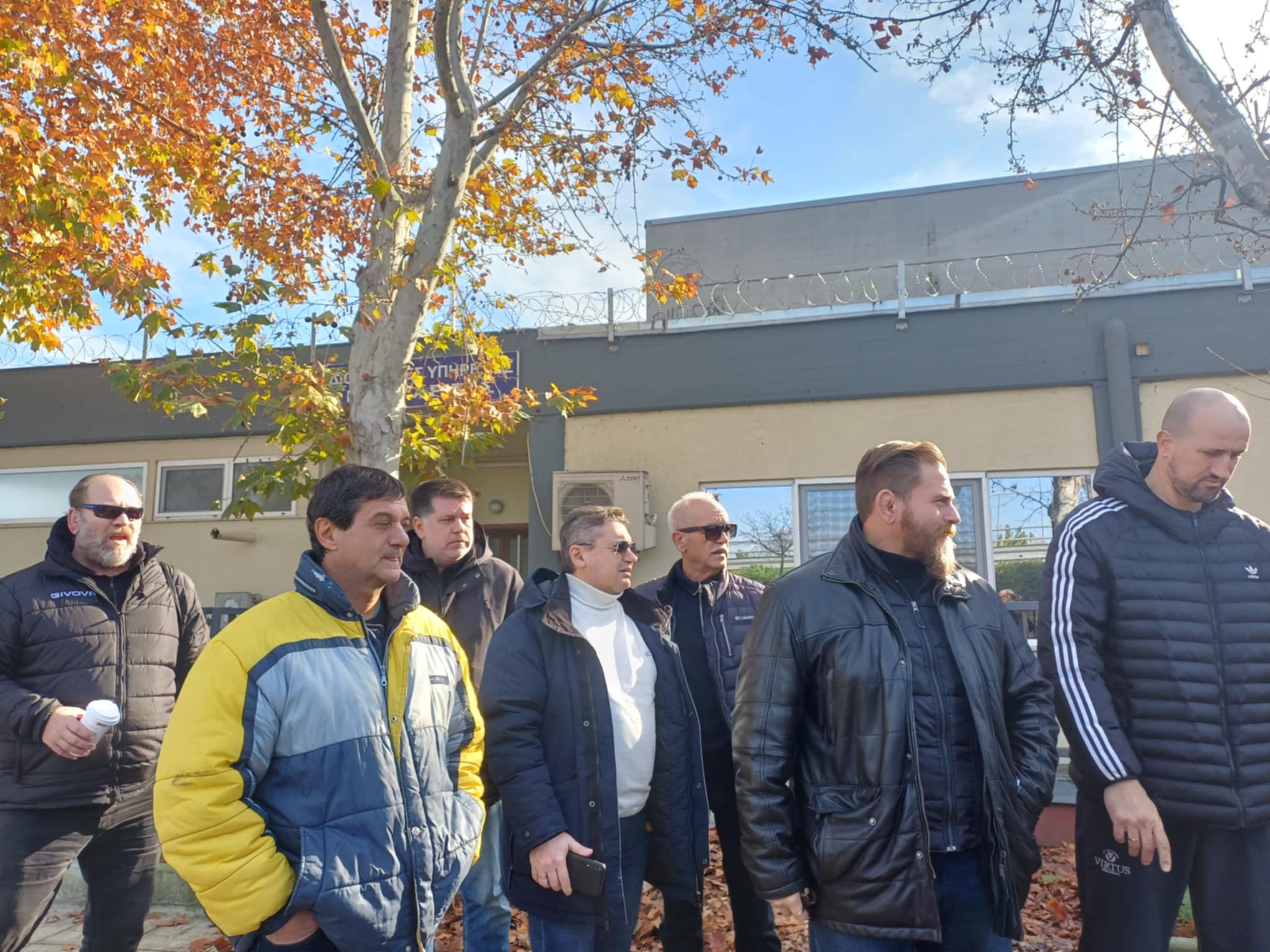 Παράσταση διαμαρτυρίας στο ΕΑΚ από εκπροσώπους αθλητικών σωματείων για την αύξηση φωτιά στα ενοίκια αθλητικών χώρων (ΦΩΤΟ)