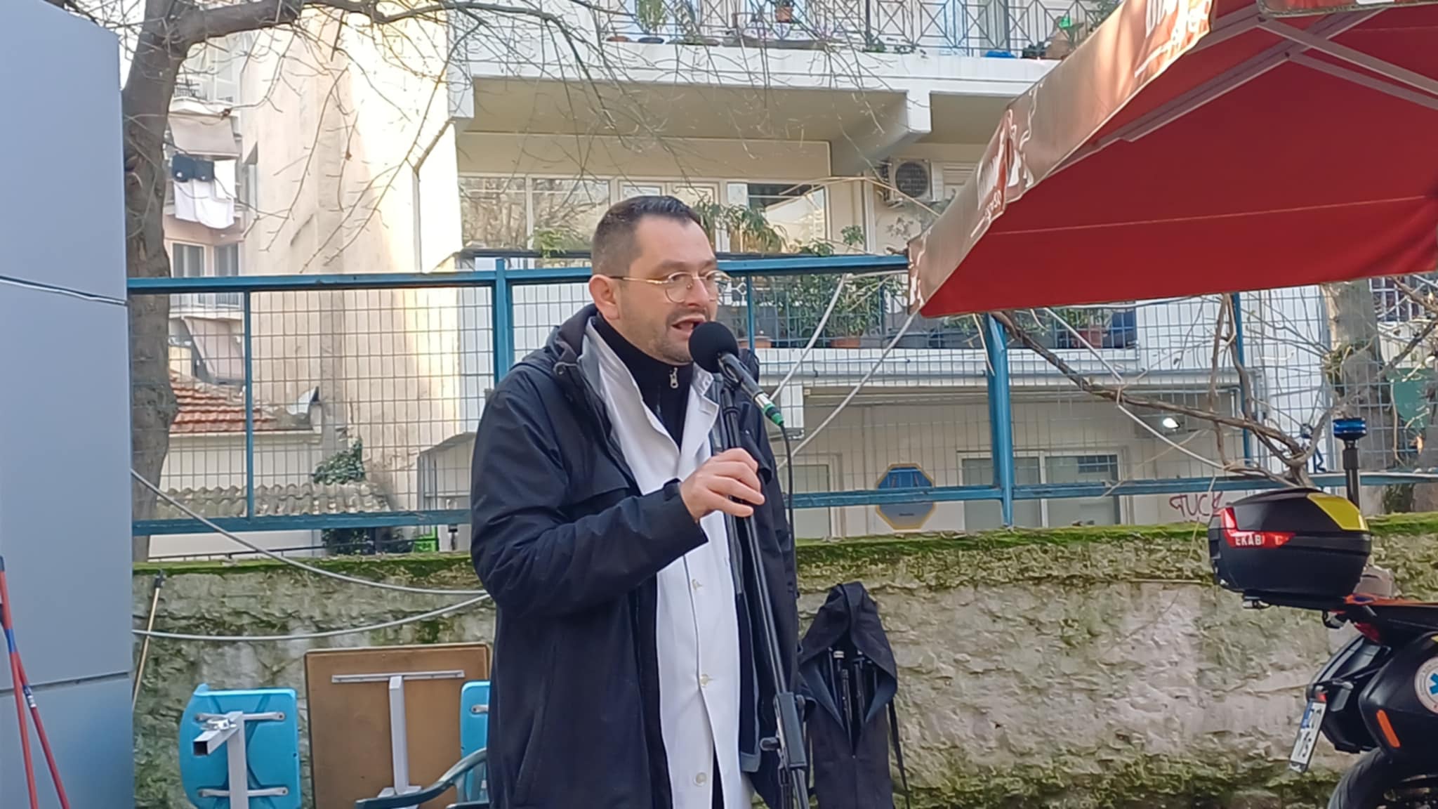 Όχι στην υποβ΄-αθμιση του Γενικού νοσοκοεμίου Λάρισας βροντοφώναξαν γιατροί και νοσηελυτές (ΦΩΤΟ)