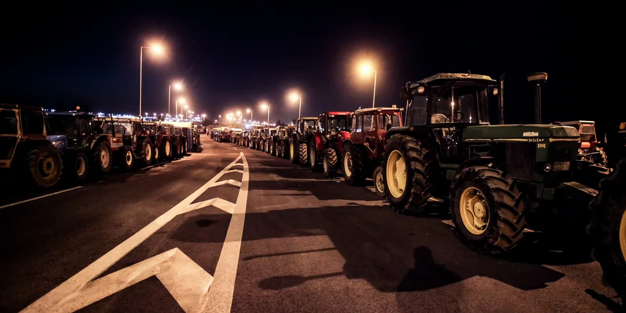 Λάρισα: Απο παρακαμπτήριους οδούς η κίνηση των οχημάτων στον κόμβο της Νίκαιας-νέα σύσκεψη των αγροτών