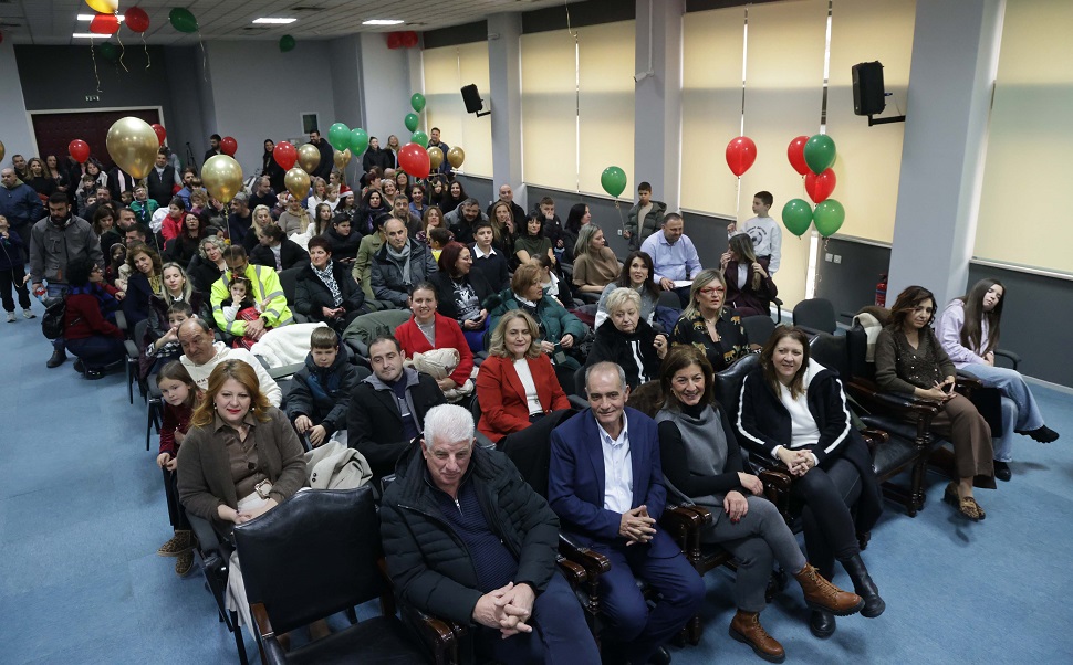 Δήμος Λαρισαίων: Παιδικά χαμόγελα και ευχές για το νέο έτος στη γιορτή της ΔΕΥΑΛ