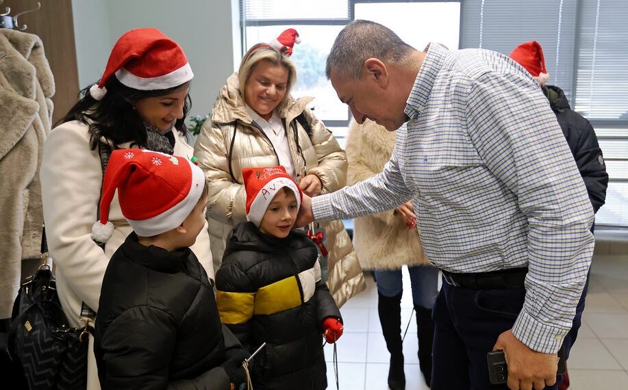 Κάλαντα και ευχές για την νέα χρονιά  στον Περιφερειάρχη Θεσσαλίας Δημήτρη Κουρέτα