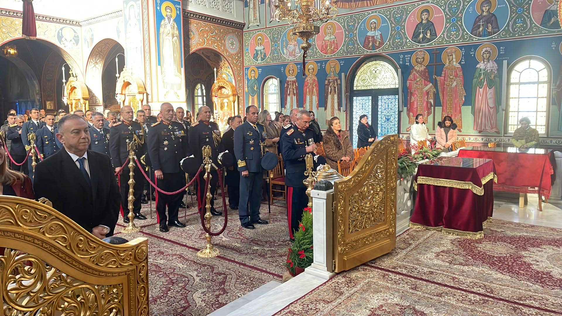 Με λαμπρότητα και παρουσία των αρχών η πανηγυρική θεία λειτουργία για το νέο έτος στον Άγιο Αχίλλιο (ΦΩΤΟ)