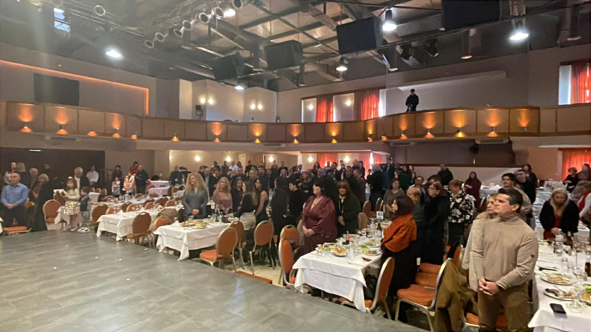 Οι τρίτεκνοι της Λάρισας έκοψαν την πρωτοχρονιάτικη πίτα τους (ΦΩΤΟ)