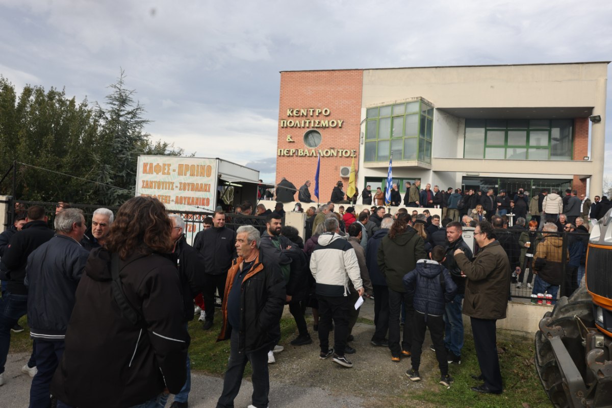 Αποκλεισμό δρόμων και τελωνείων  Πέμπτη και Παρασκευή αποφάσισαν οι αγρότες-κλείνουν Τέμπη και Μελούνα!