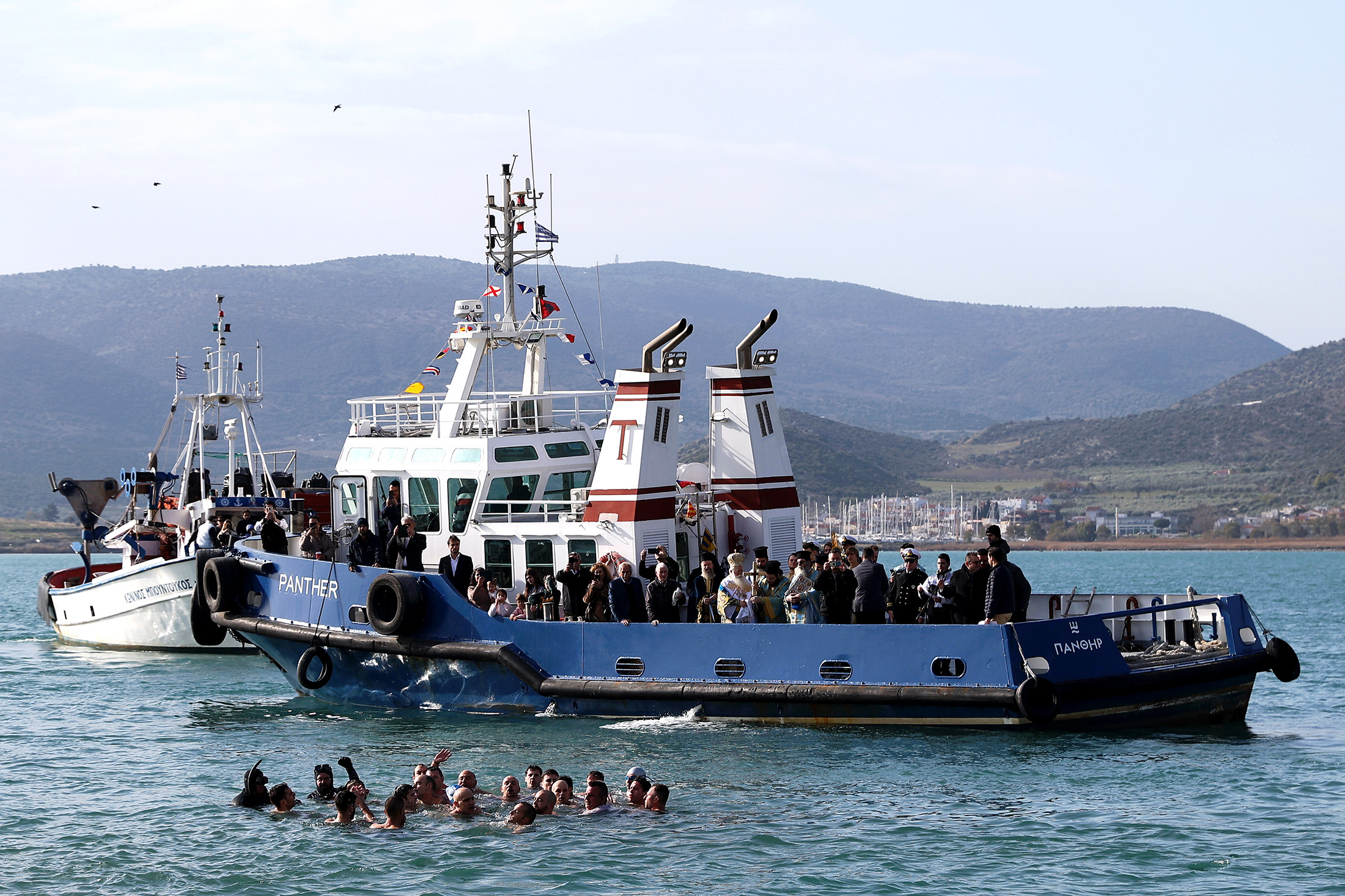 Ο Περιφερειάρχης Δ. Κουρέτας στον εορτασμό των Θεοφανείων στον Βόλο (ΦΩΤΟ)