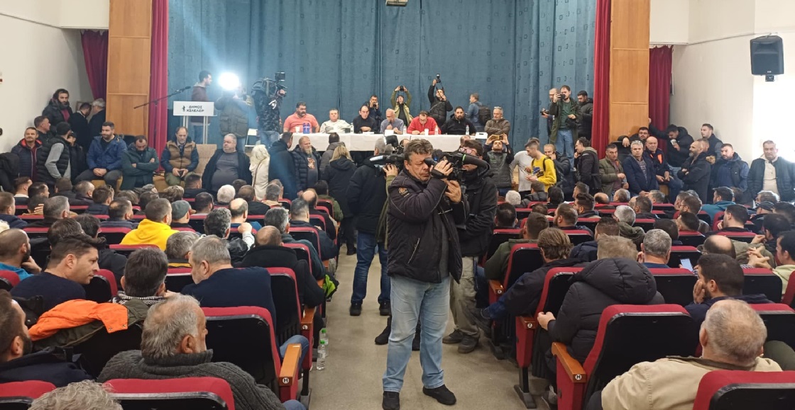 Ναι στον διάλογο στο Μαξίμου, όχι στο συλλαλητήριο την Τρίτη στην Αθήνα, αποφάσισαν οι αγρότες