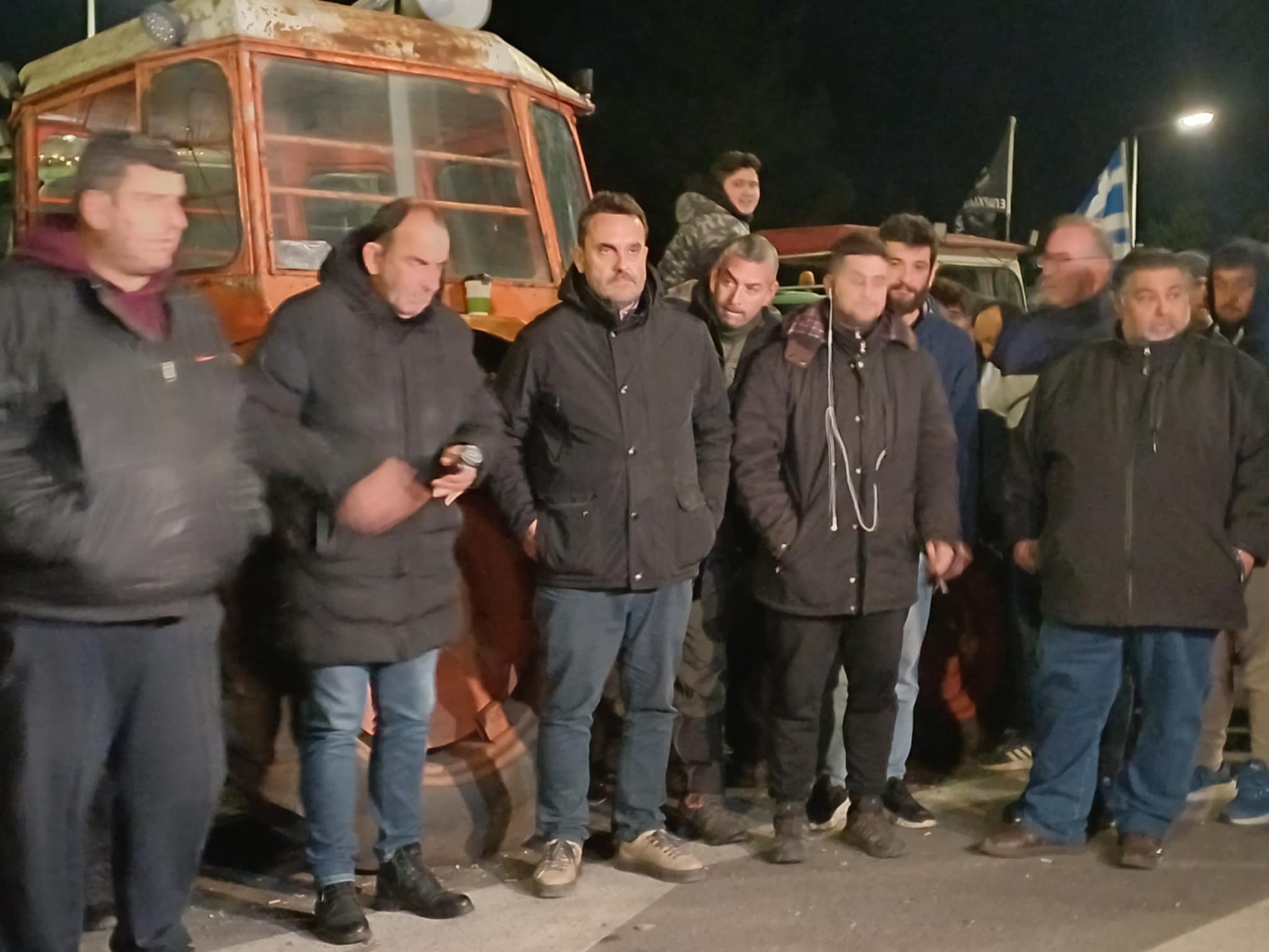 Ραγδαίες εξελίξεις στο μπλόκο της Νίκαιας:Δεν πάνε αύριο Μαίμου, ζητούν νέα συνάντηση και κλιμακώνουν τον αγώνα (ΦΩΤΟ+video)