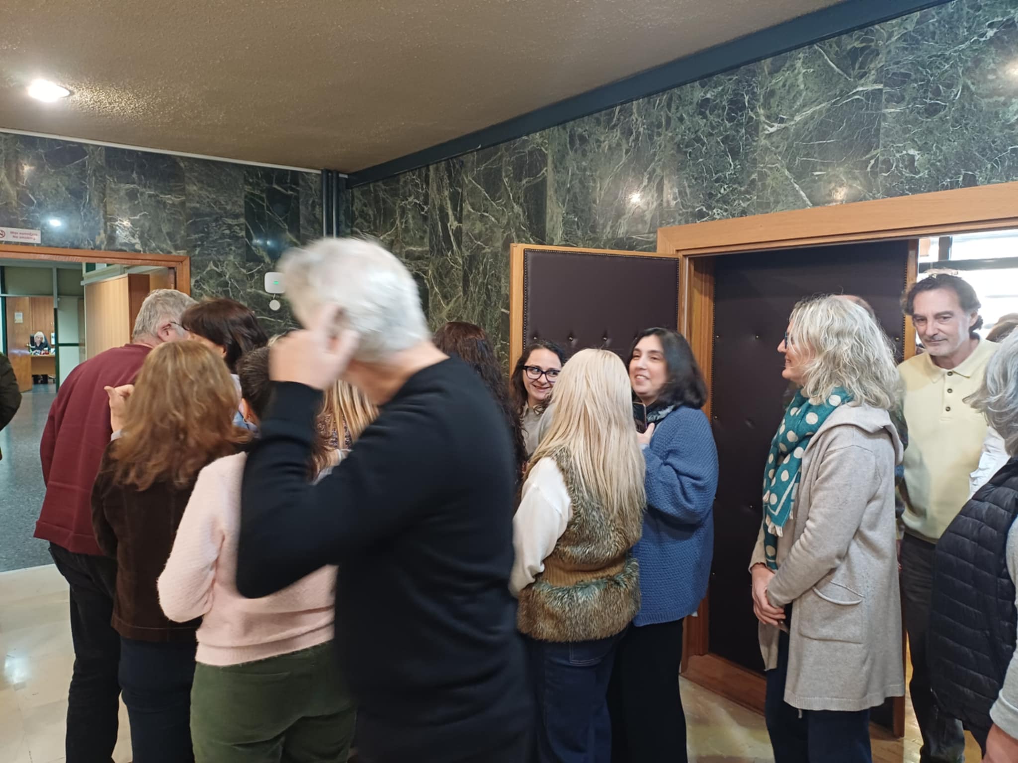 Γέμισε από κόσμο και ευχές το γραφείο του δημάρχου Θανάση Μαμάκου για την ονομαστική του εορτή (ΦΩΤΟ)