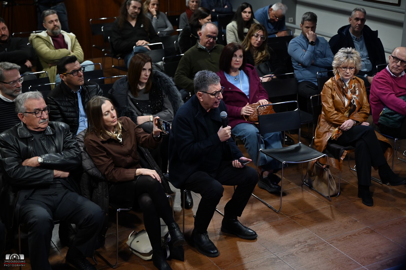 «Μετά τα μπλόκα, τι;» Ενδιαφέρουσα η συζήτηση για το αγροτικό ζήτημα στη Λάρισα (ΦΩΤΟ)