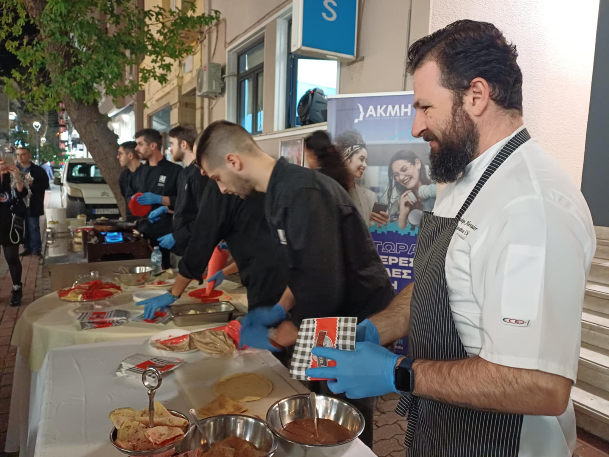 Γλυκιά ή αλμυρή;-Πλήθος κόσμου στην Κούμα για τη γιορτή της κρέπας  (ΦΩΤΟ)