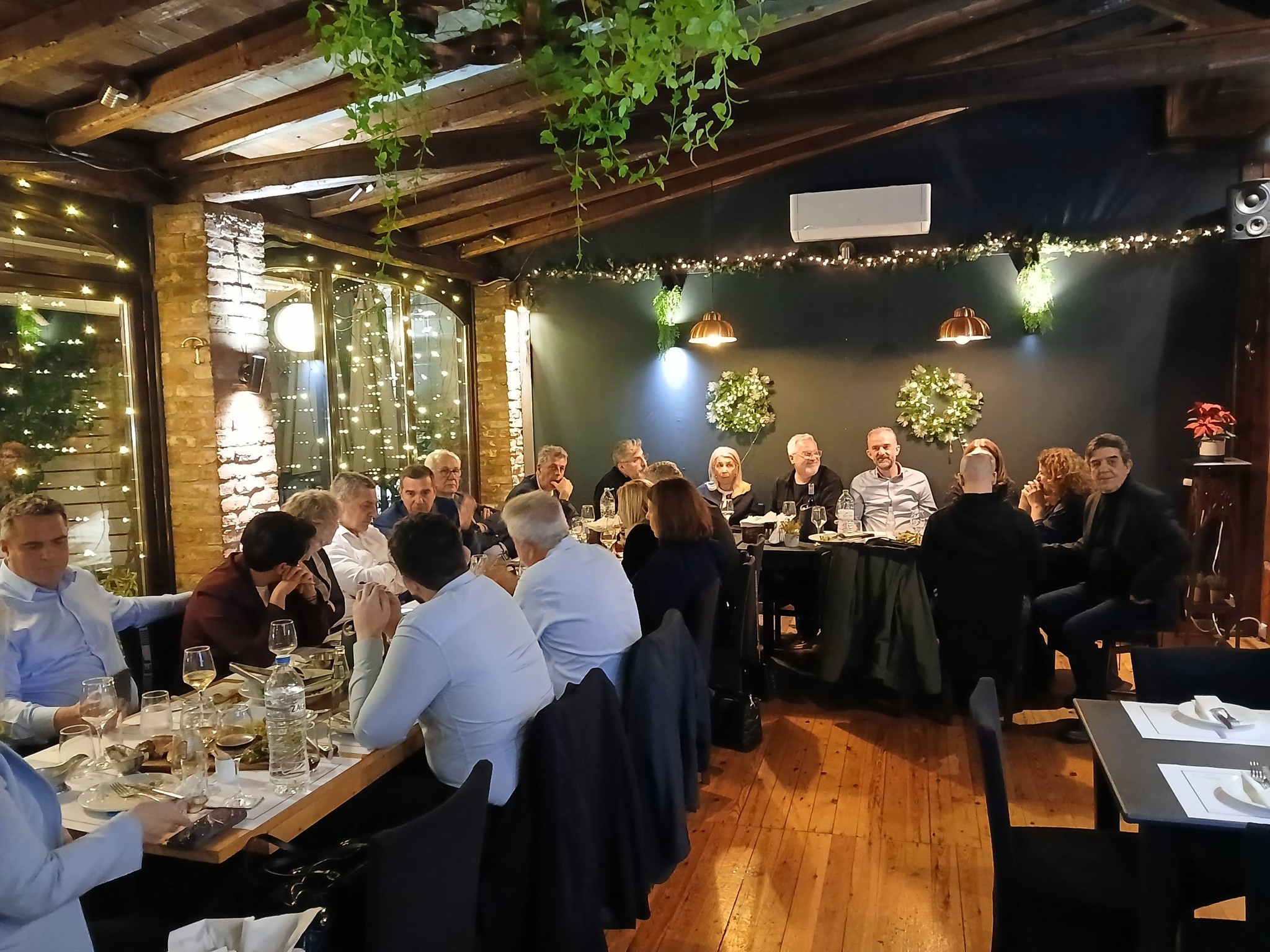 Σε γνωστό εστιατόριο στη Λάρισα δείπνησε ο Αλέξης Τσίπρας και σήμερα παρουσιάζει το βιβλίο του (ΦΩΤΟ)