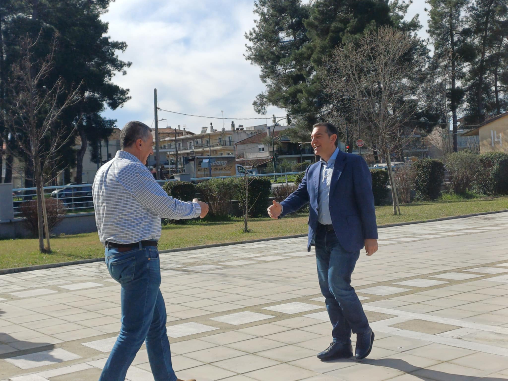 Επίσκεψη Αλέξη Τσίπρα στον Κουρέτα-το βράδυ η ομιλία του με την παρουσίαση του βιβλίου του «Ιθάκη»